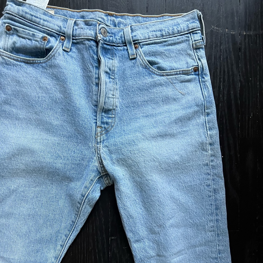 Levi’s - Picture 2 of 3
